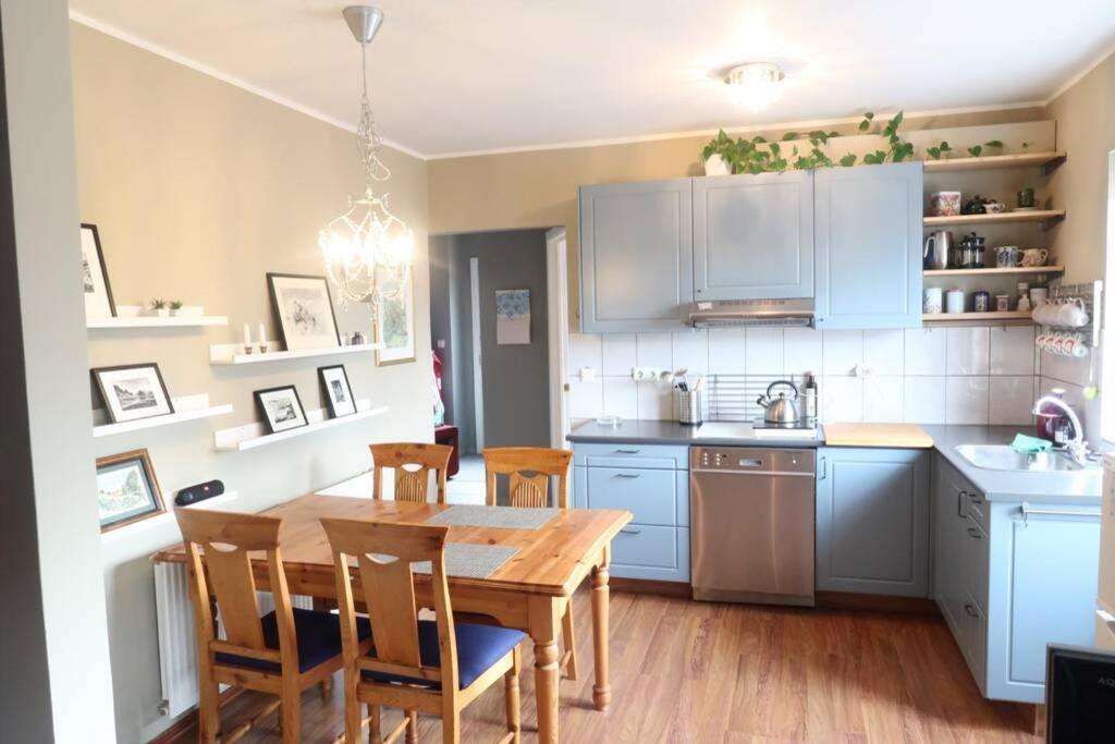 Warm And Welcoming Flat Downtown Akureyri Appartamento Esterno foto