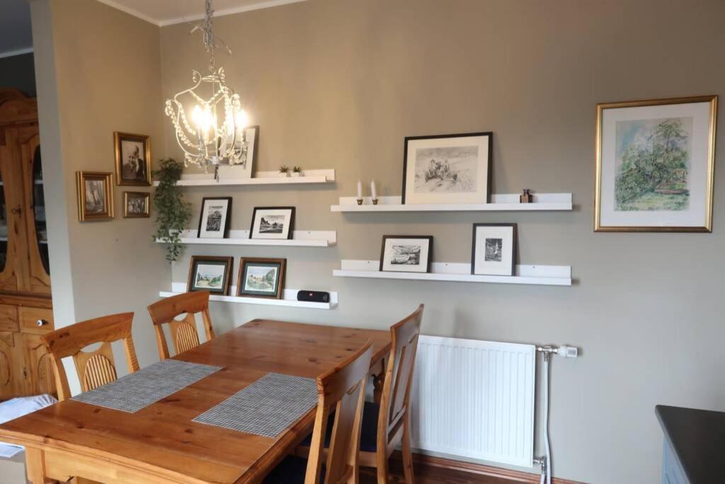 Warm And Welcoming Flat Downtown Akureyri Appartamento Esterno foto