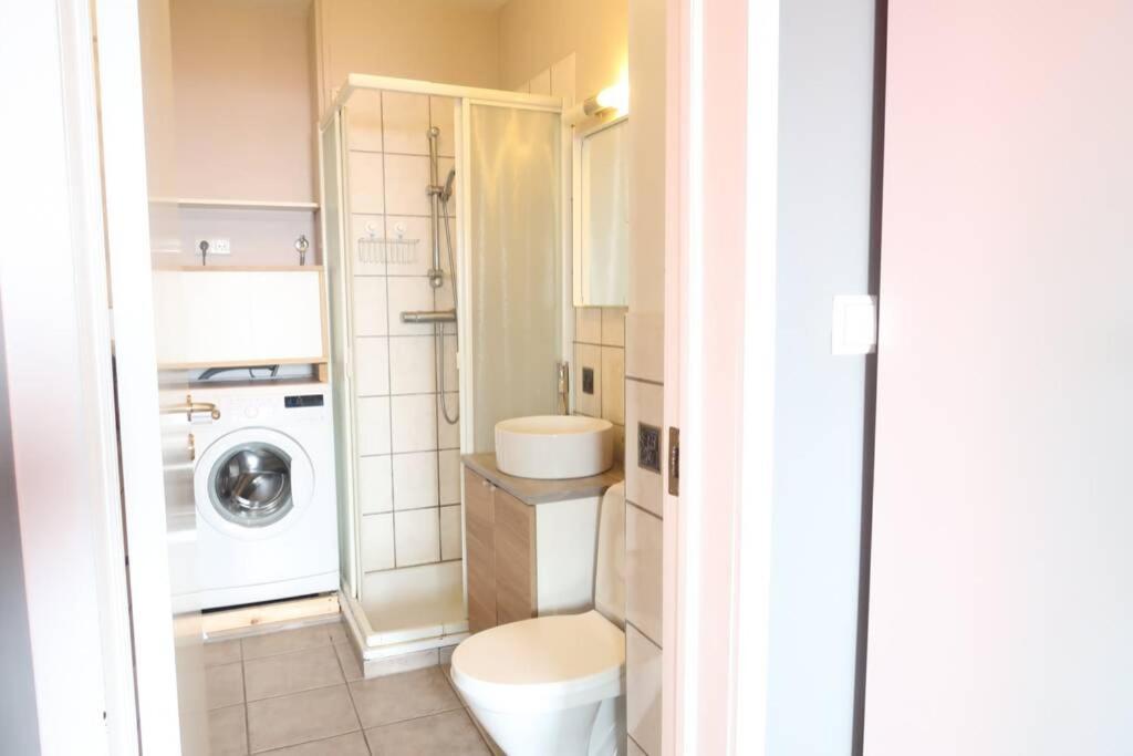 Warm And Welcoming Flat Downtown Akureyri Appartamento Esterno foto